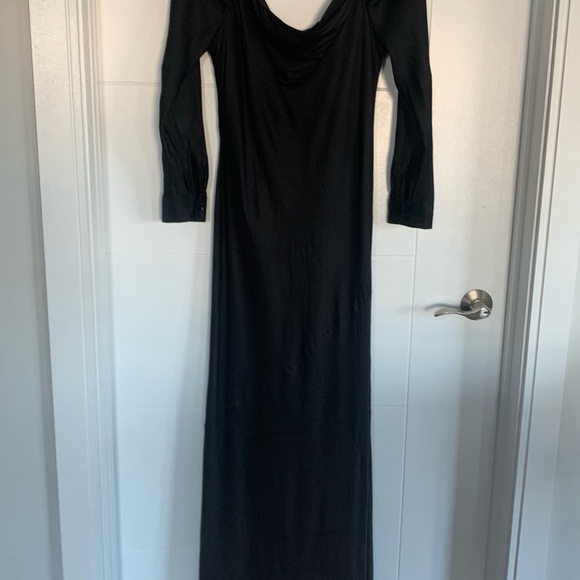 GORGEOUS BLACK EVENING GOWN - Picture 3 of 9